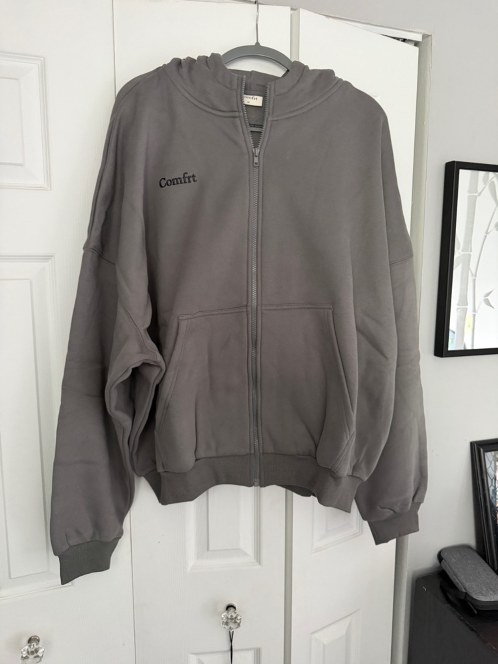 Comfrt Wolf Gray Zip-Up Hoodie - Size M